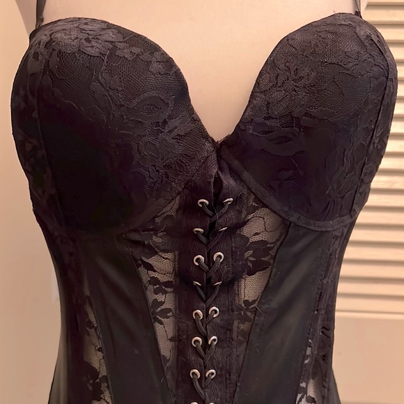 Seven ‘til Midnight Corset style Lace Up Lingerie Bustier Top 1X/2X - Picture 2 of 11